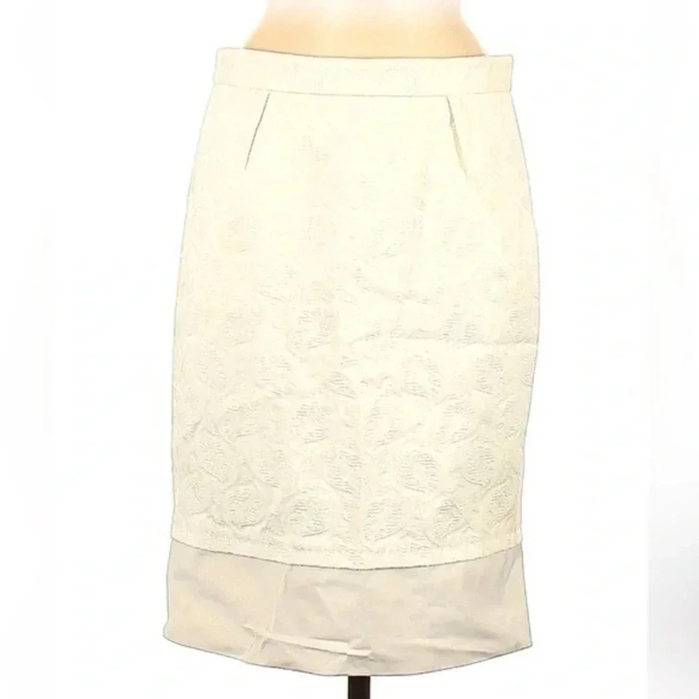 BCBGMaxAzria | Jaden Off White Textured Jacquard Paisley Back-Zip Size 6 NWT